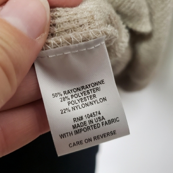 The Vanity Room V neck knit sweater - Picture 4 of 4